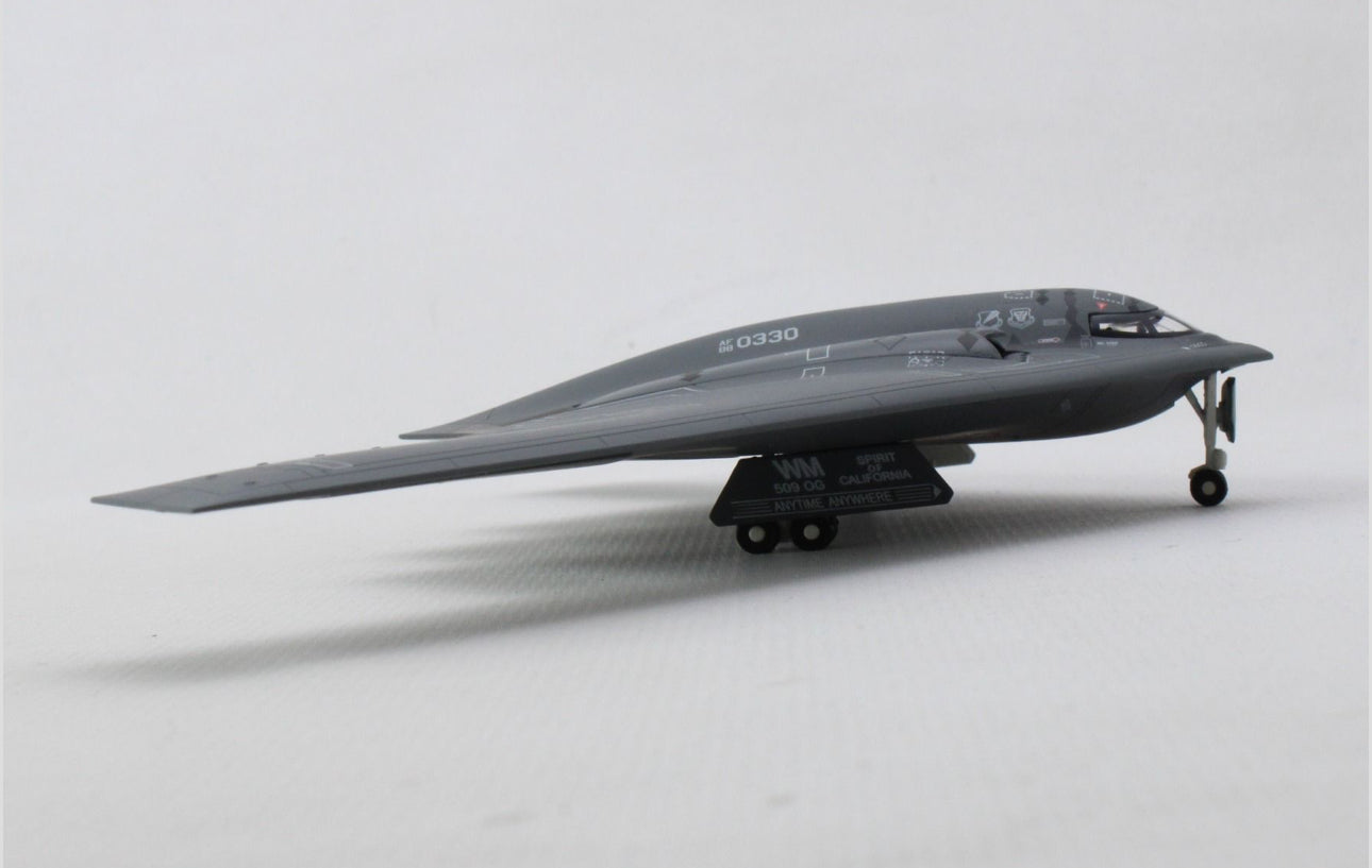 B-2 Spirit 393rd Bomber Squadron 1/200 Model (HERPA)